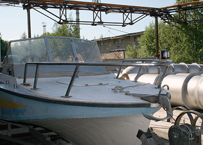 m.guard-rails-on-the-boat.jpg